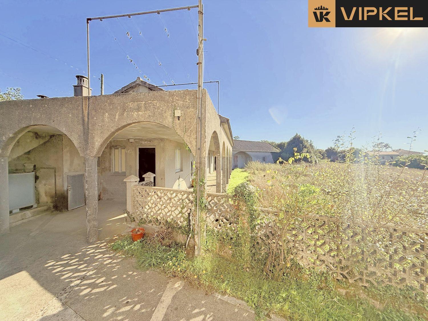House for Sale in Ordes