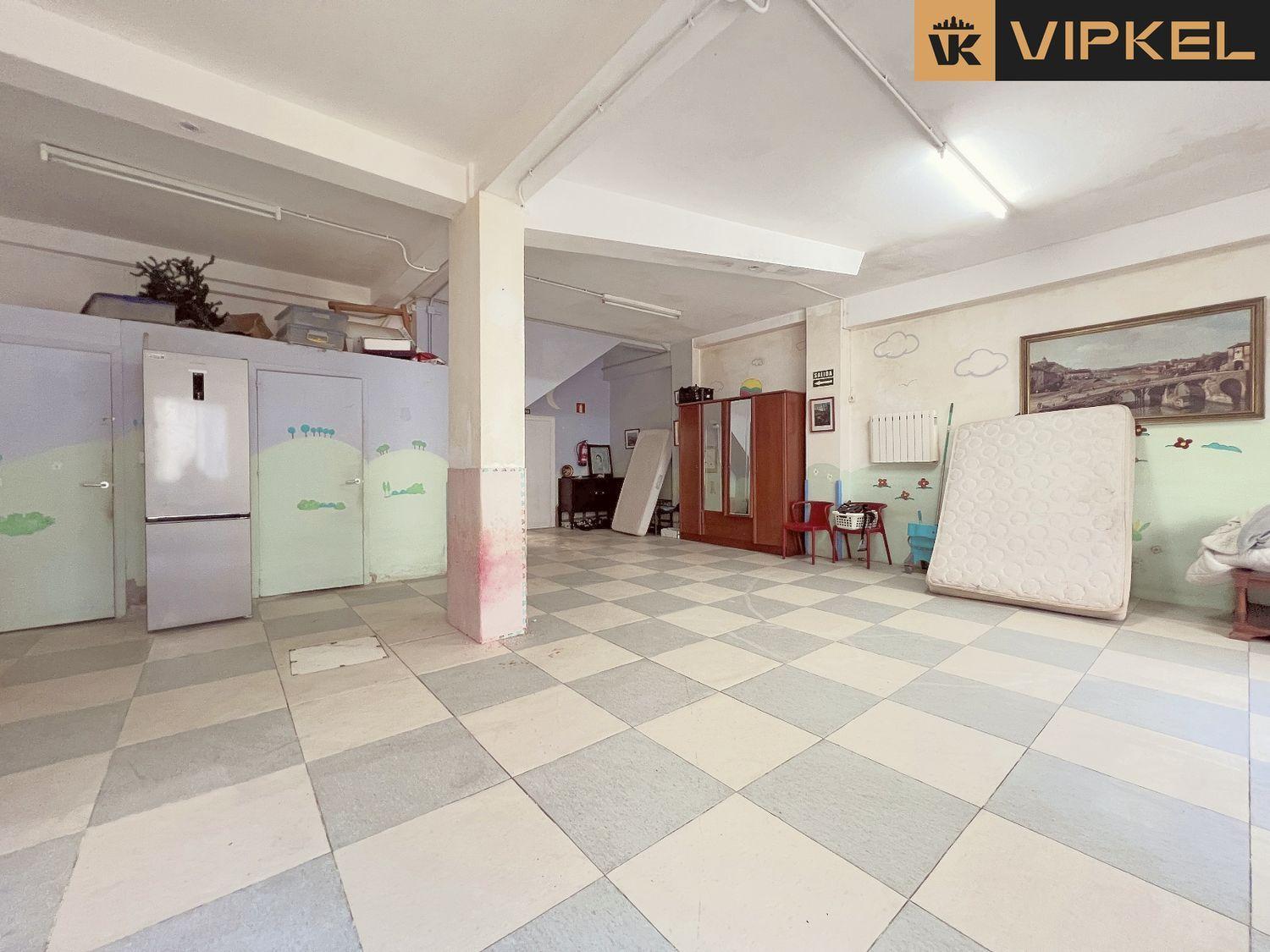 Premise for Sale in La Coruña