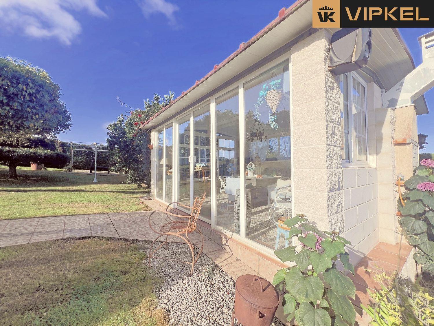 House for Sale in Cambre