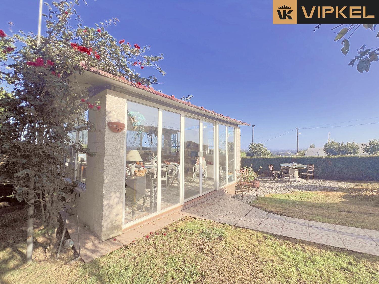 House for Sale in Cambre