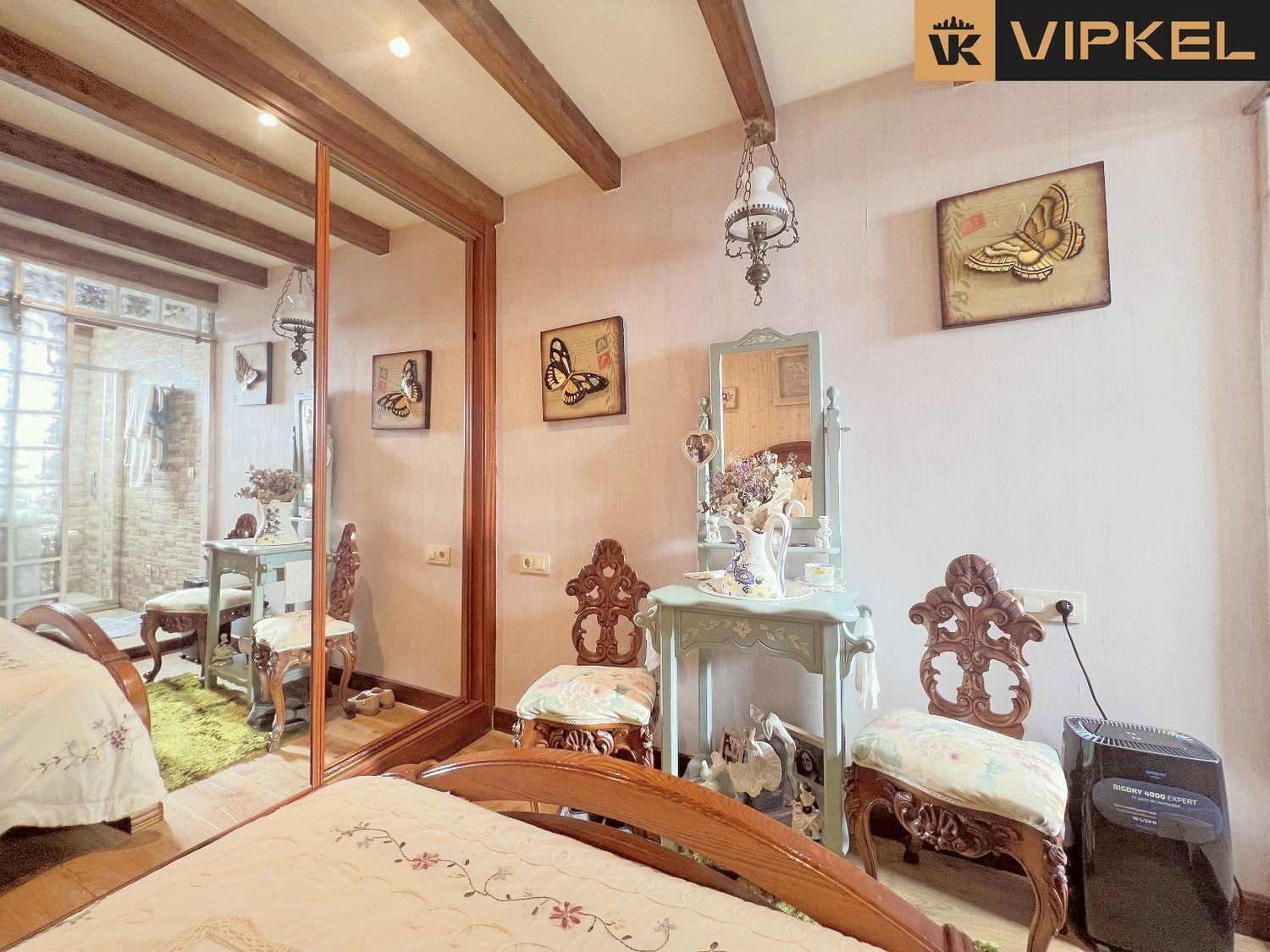 House for Sale in Cambre