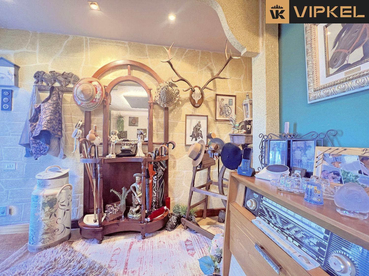 House for Sale in Cambre
