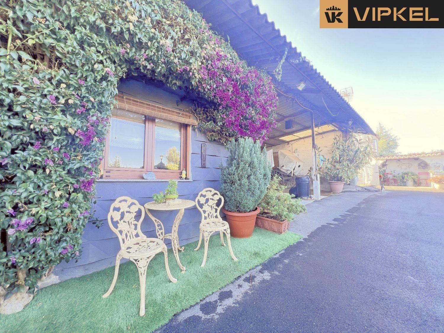 House for Sale in Cambre