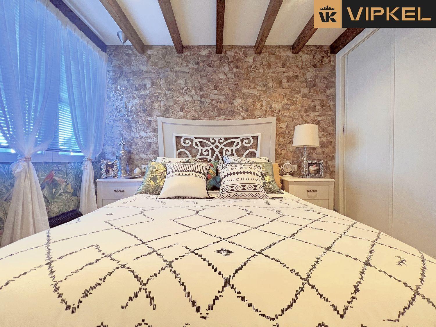House for Sale in Cambre