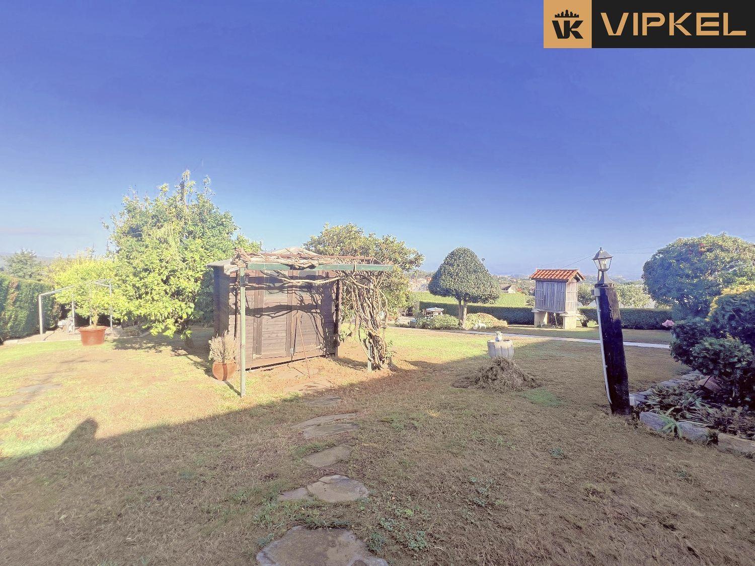 House for Sale in Cambre