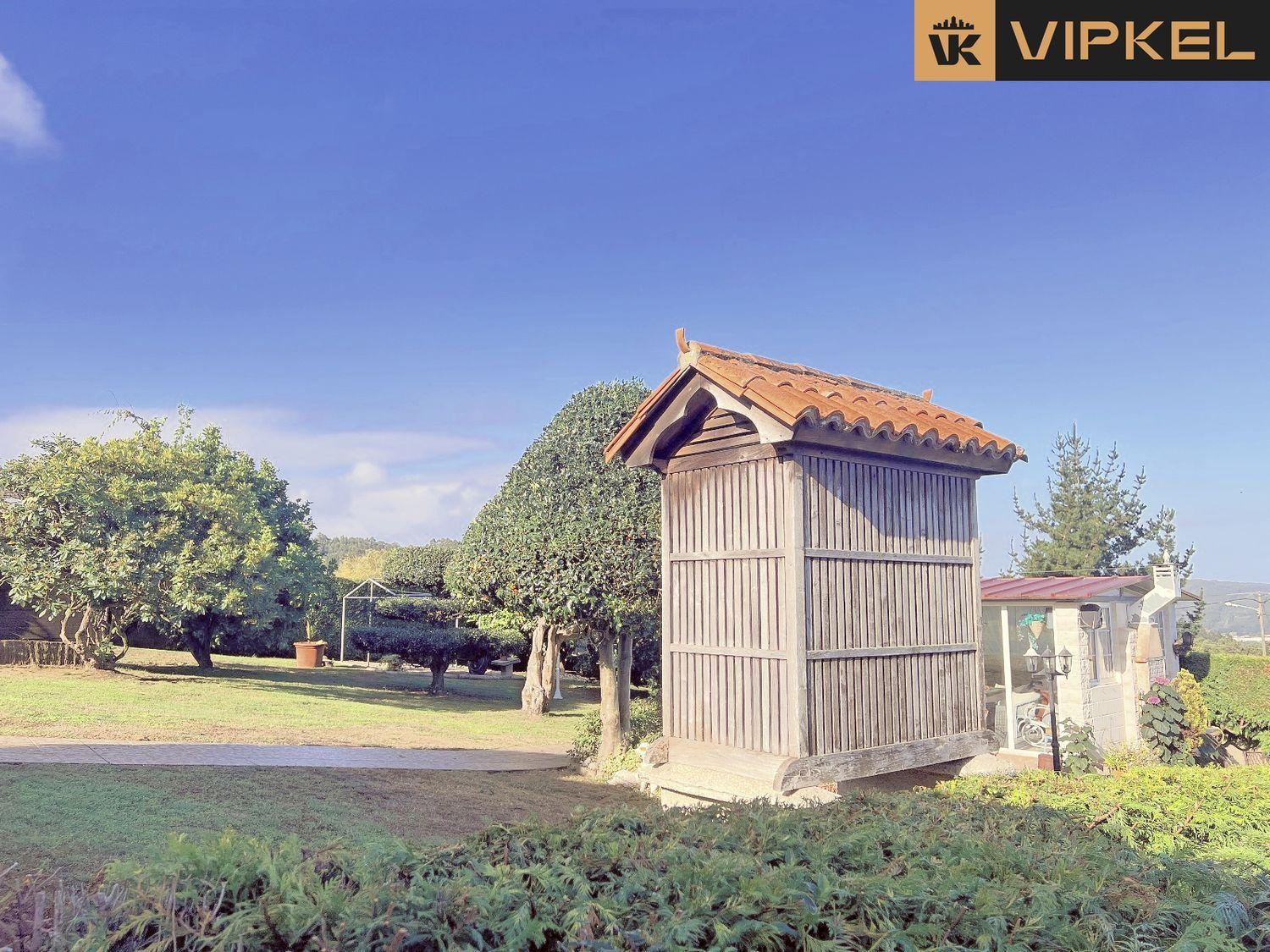 House for Sale in Cambre