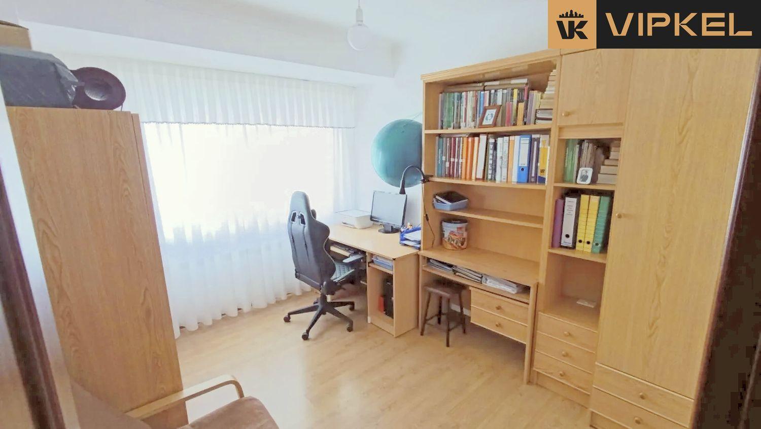 Flat for Sale in Narón