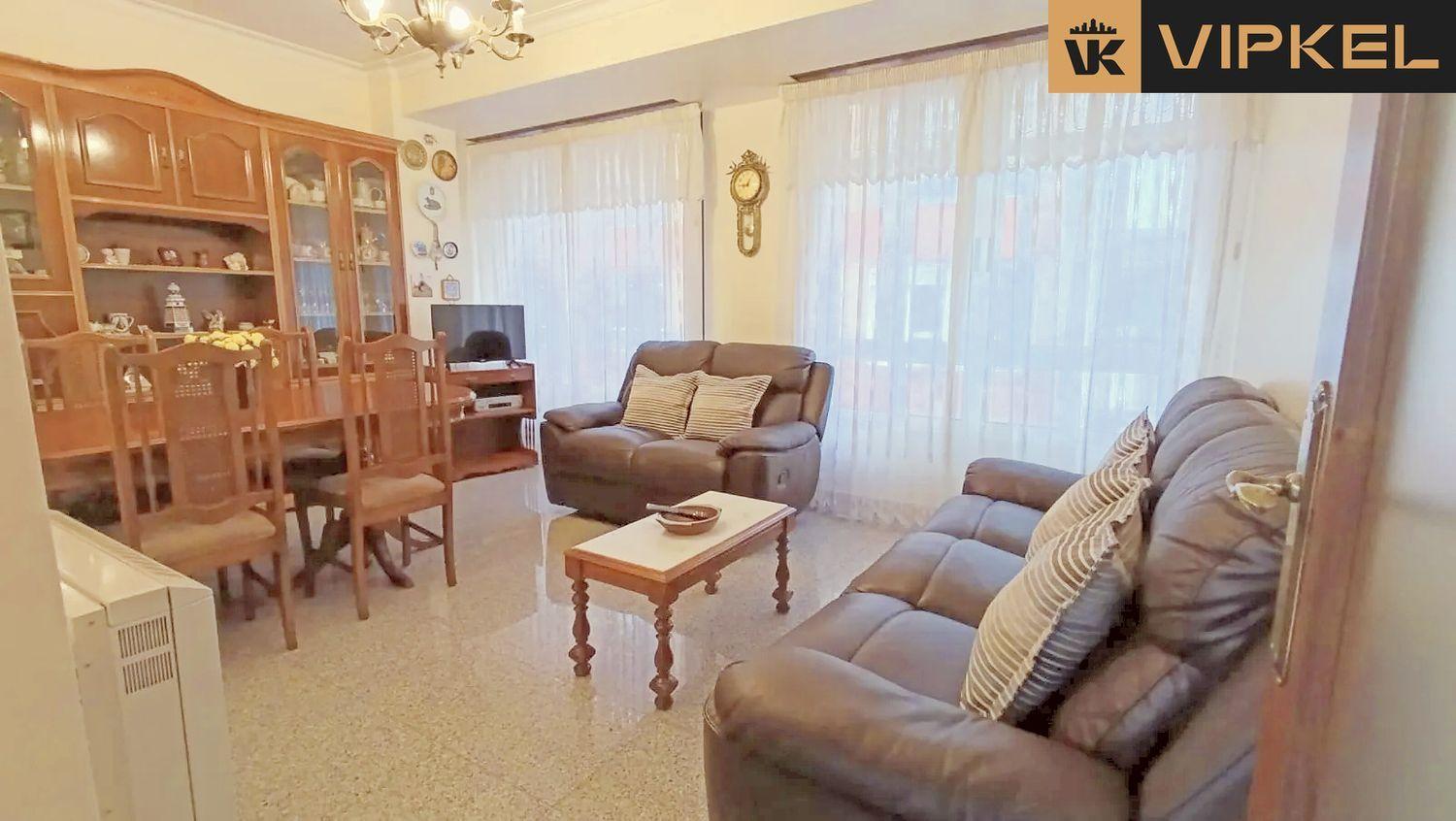 Flat for Sale in Narón