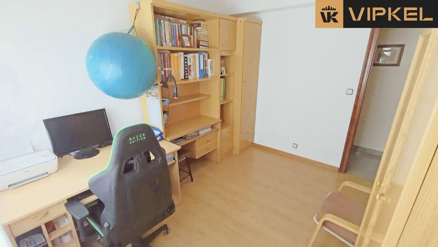 Flat for Sale in Narón