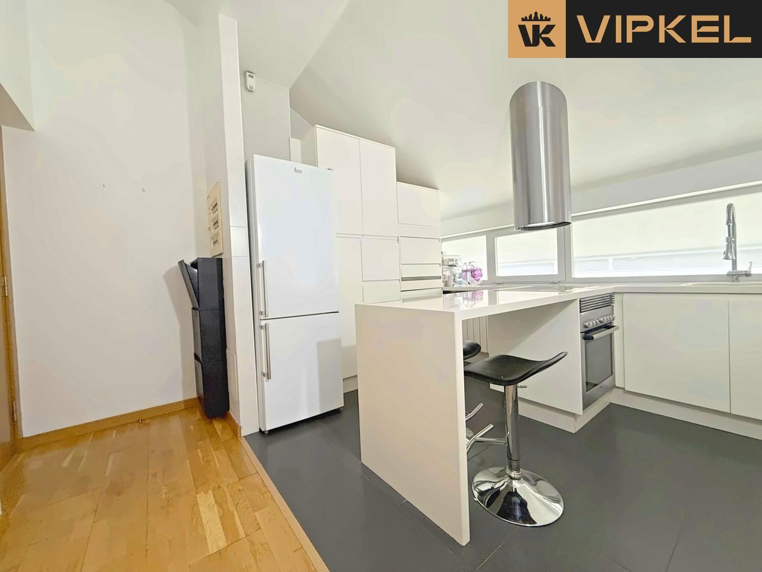 Flat for Sale in Ames
