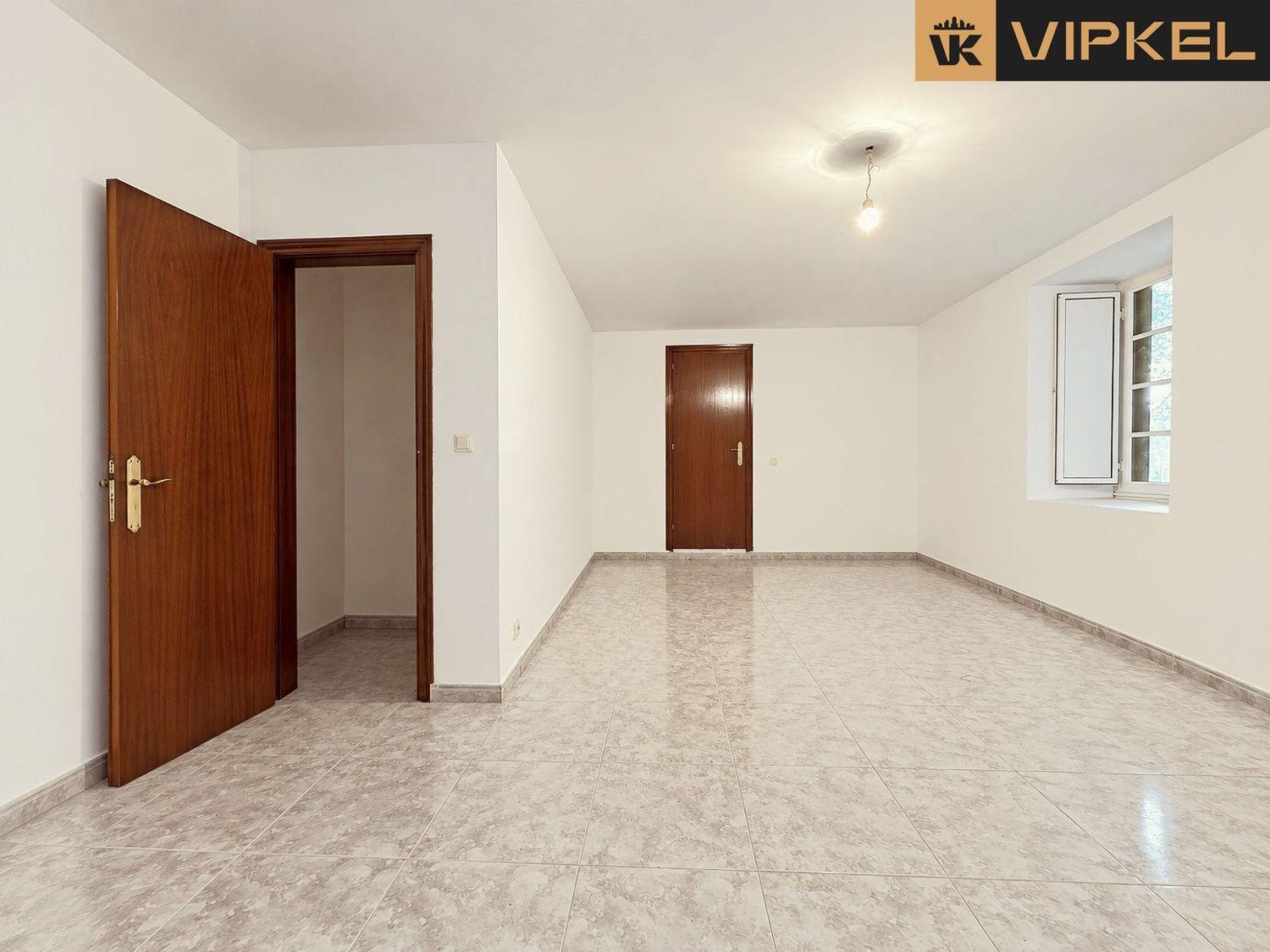 Villa for Sale in Teo