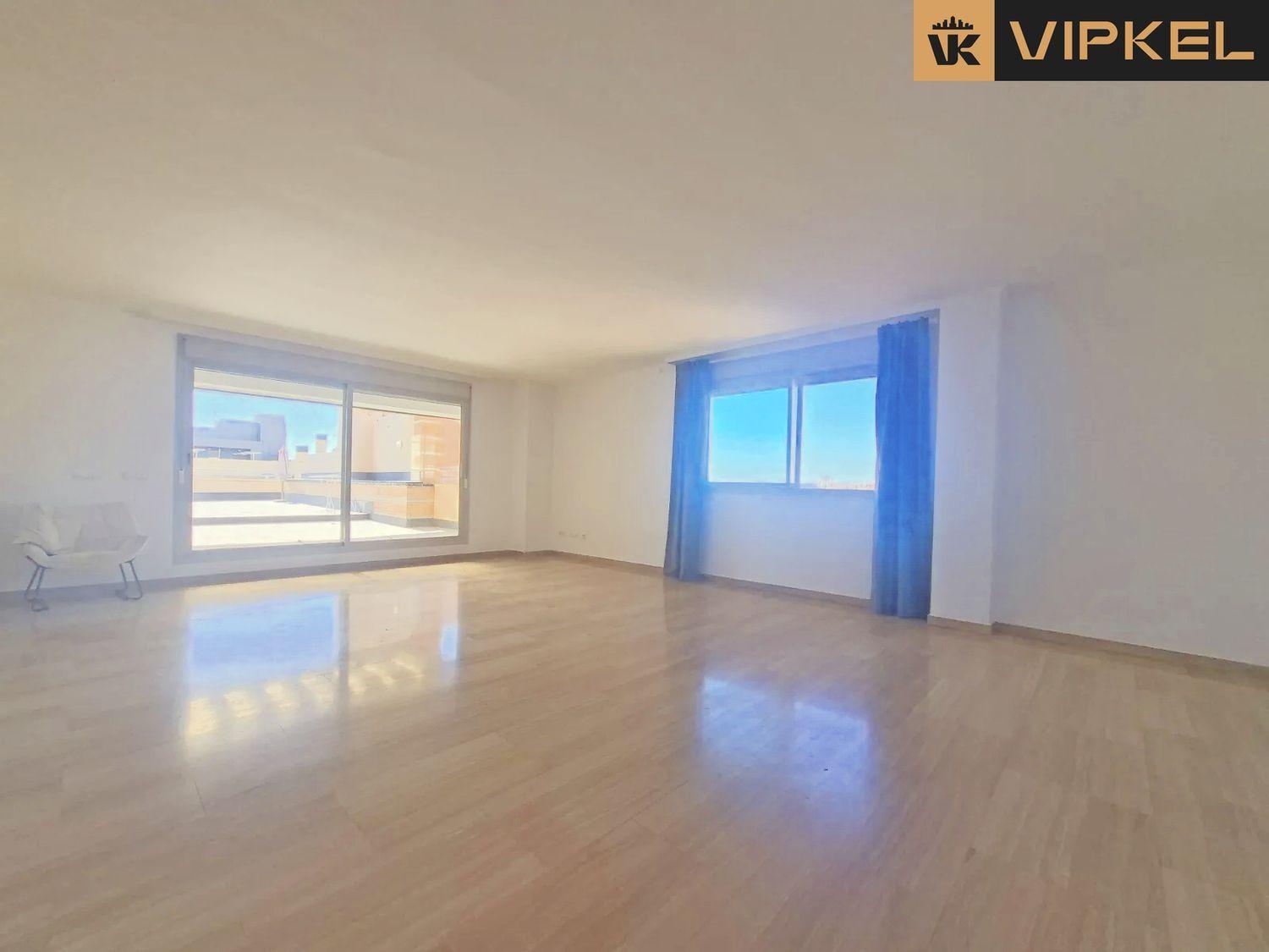 Penthouse for Rent in Málaga