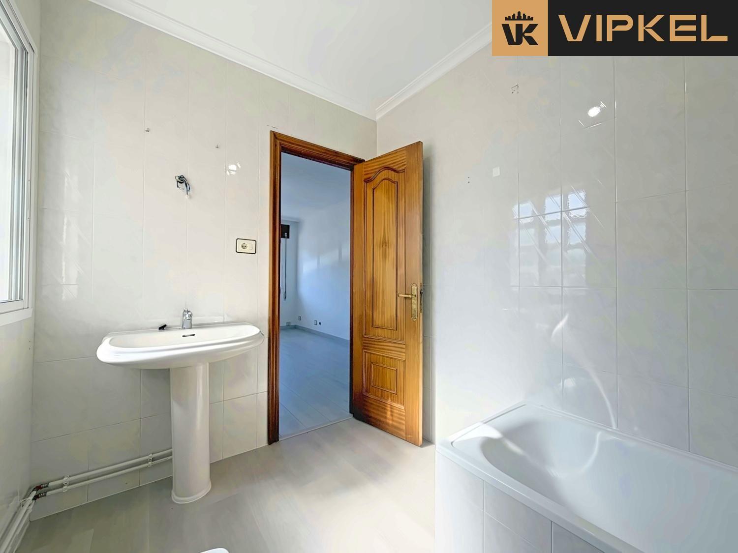 Flat for Sale in Burela