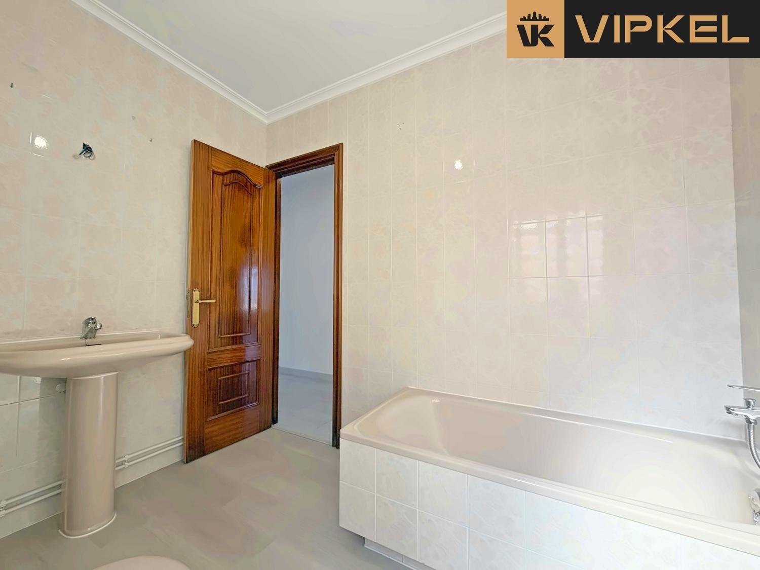 Flat for Sale in Burela