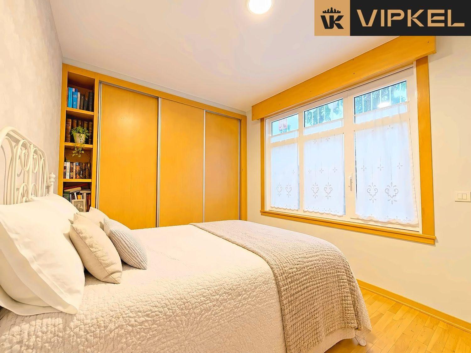 Flat for Sale in La Coruña
