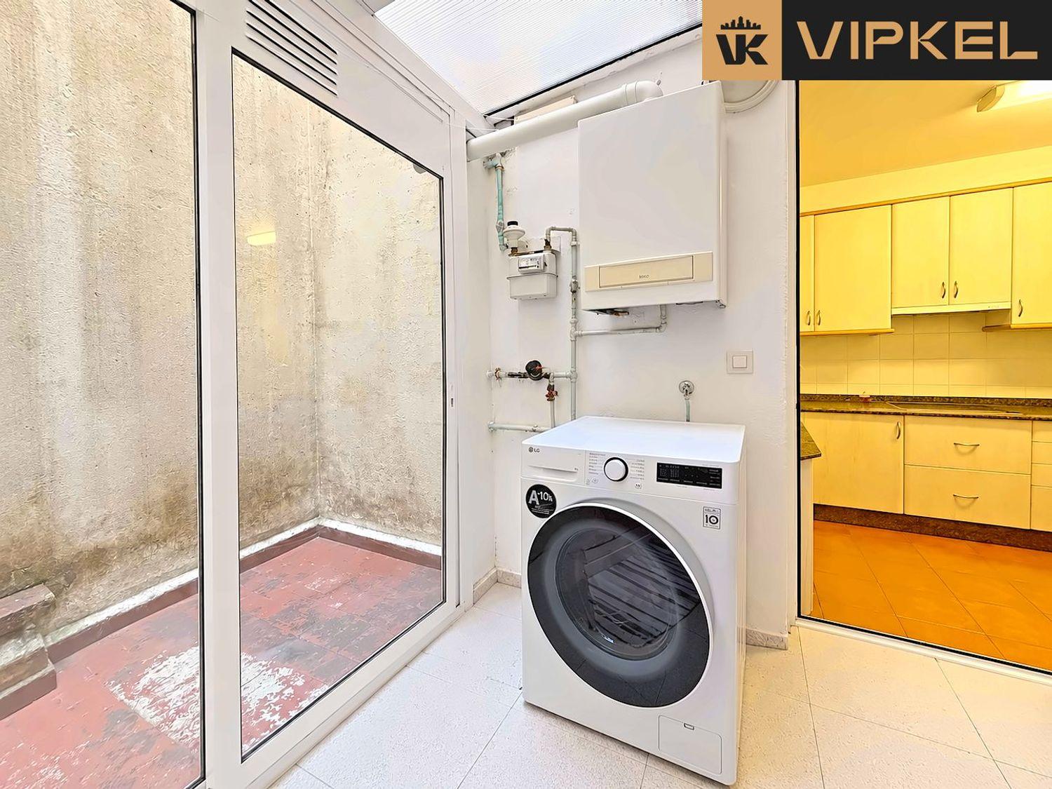 Flat for Sale in La Coruña