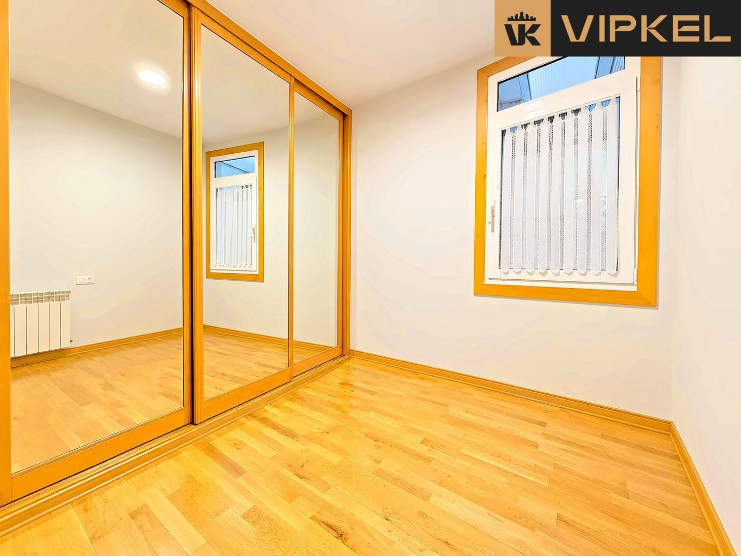 Flat for Sale in La Coruña