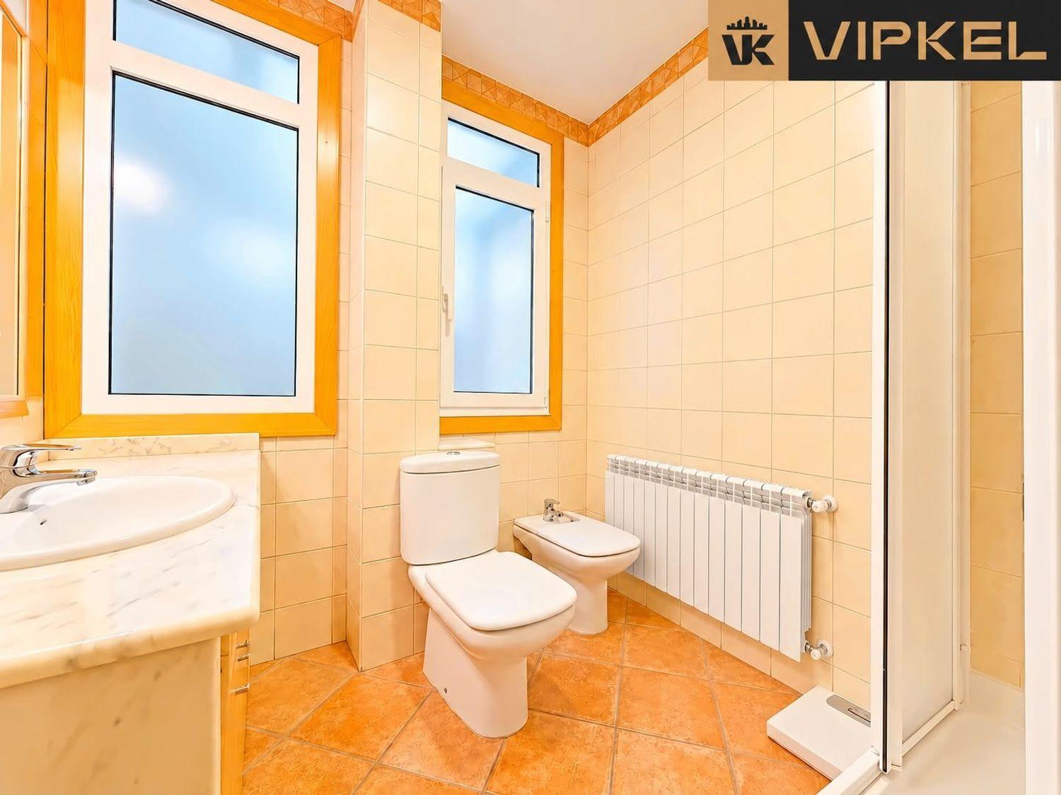Flat for Sale in La Coruña
