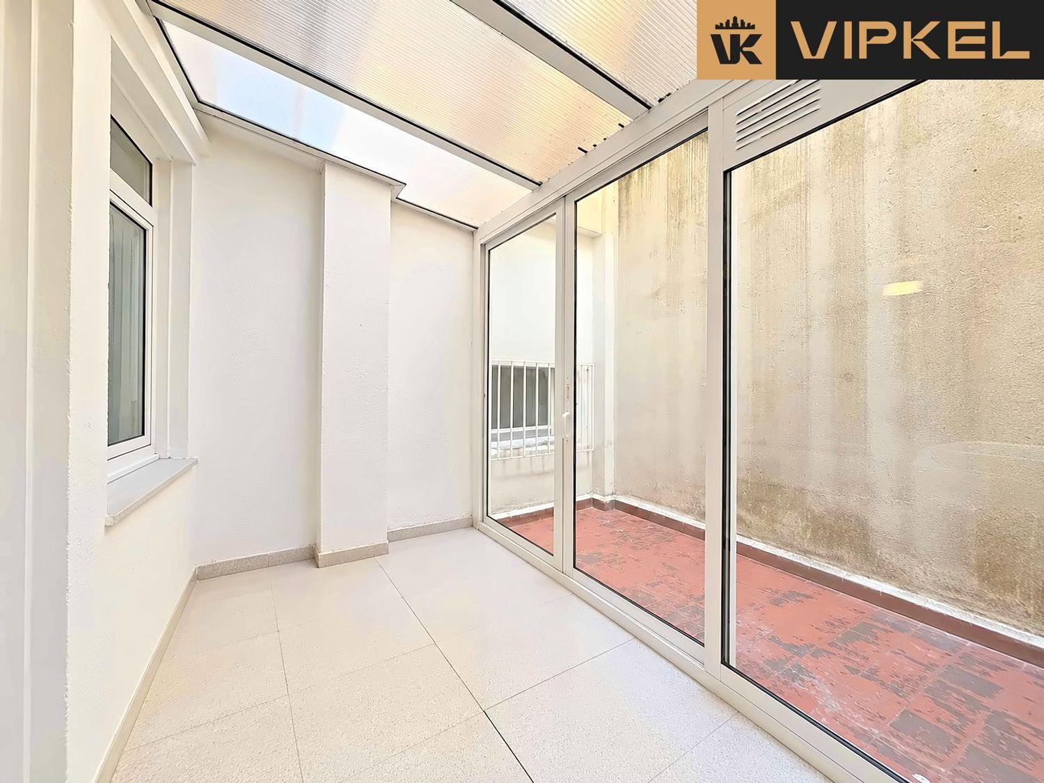Flat for Sale in La Coruña