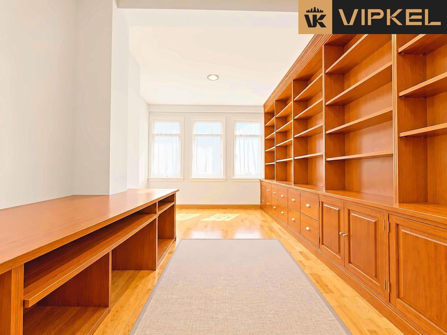 Flat for Sale in La Coruña
