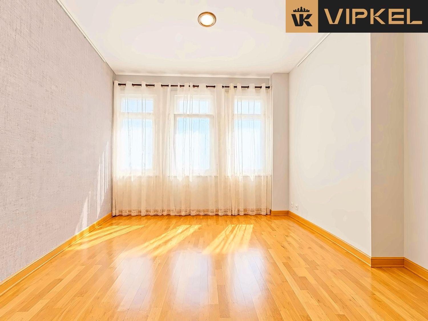 Flat for Sale in La Coruña
