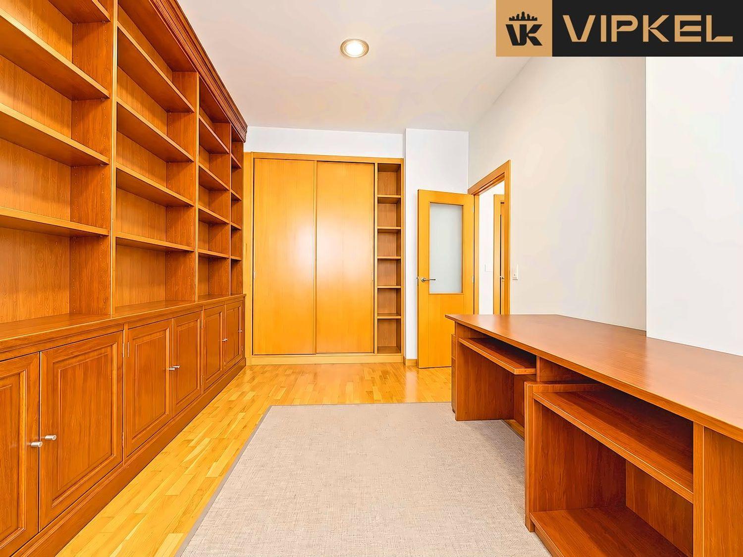 Flat for Sale in La Coruña