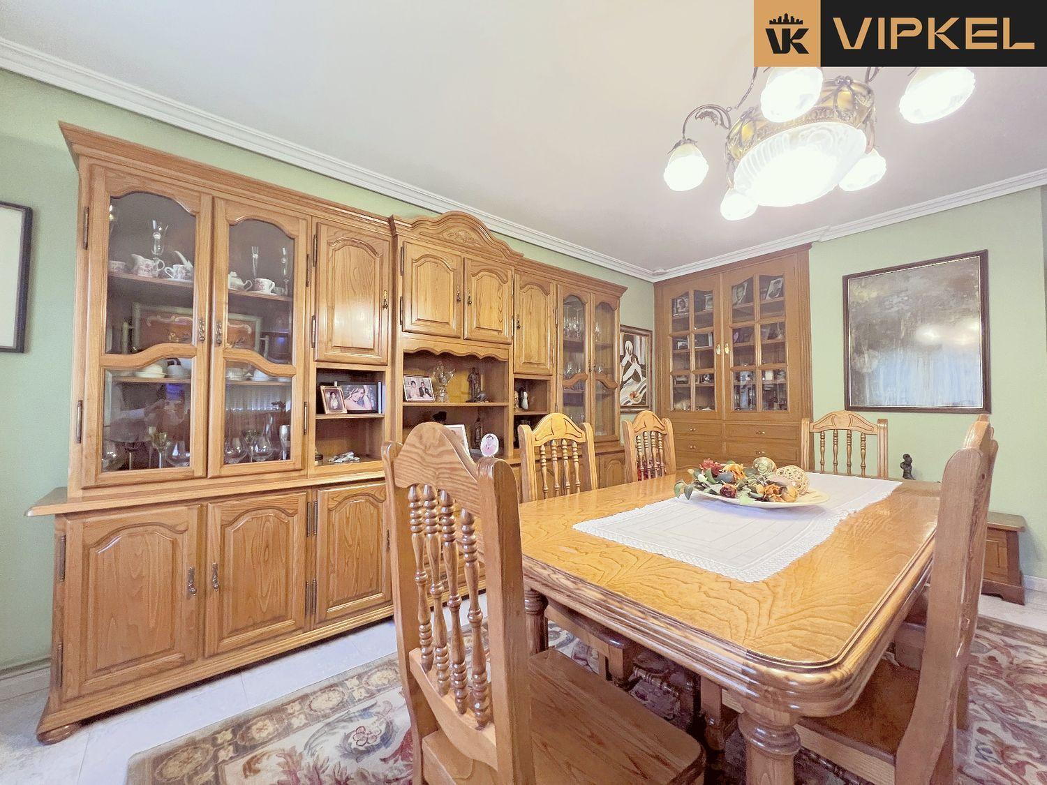 House for Sale in Oleiros