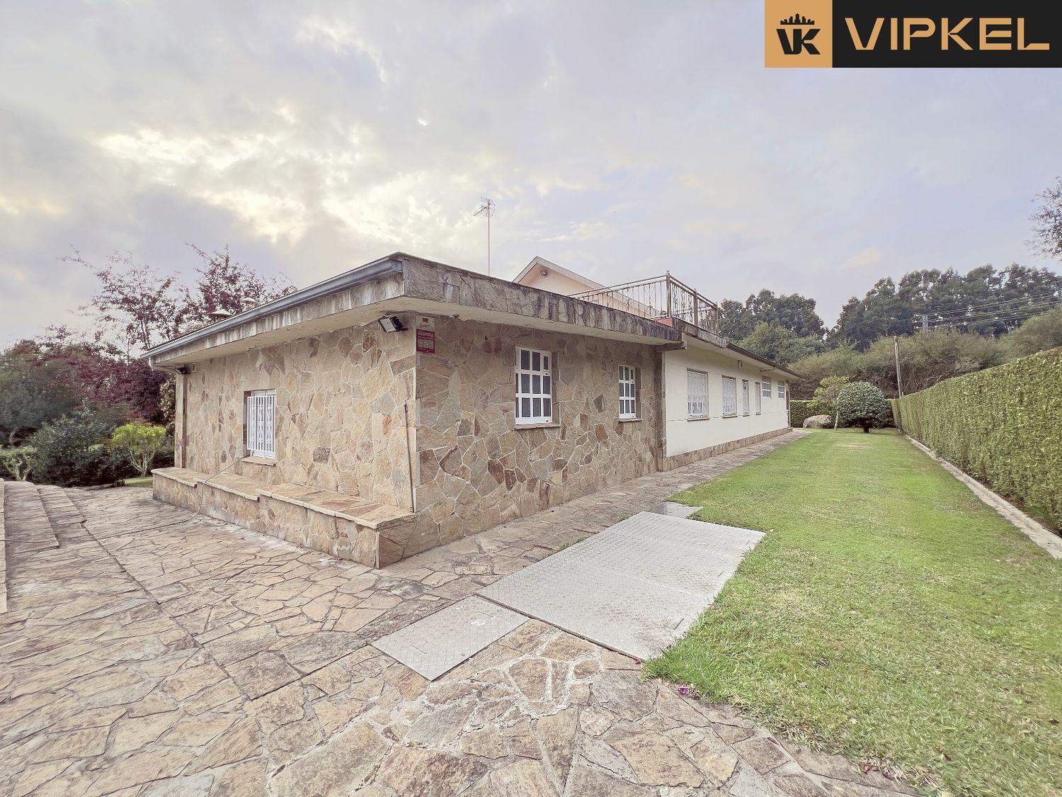 House for Sale in Oleiros
