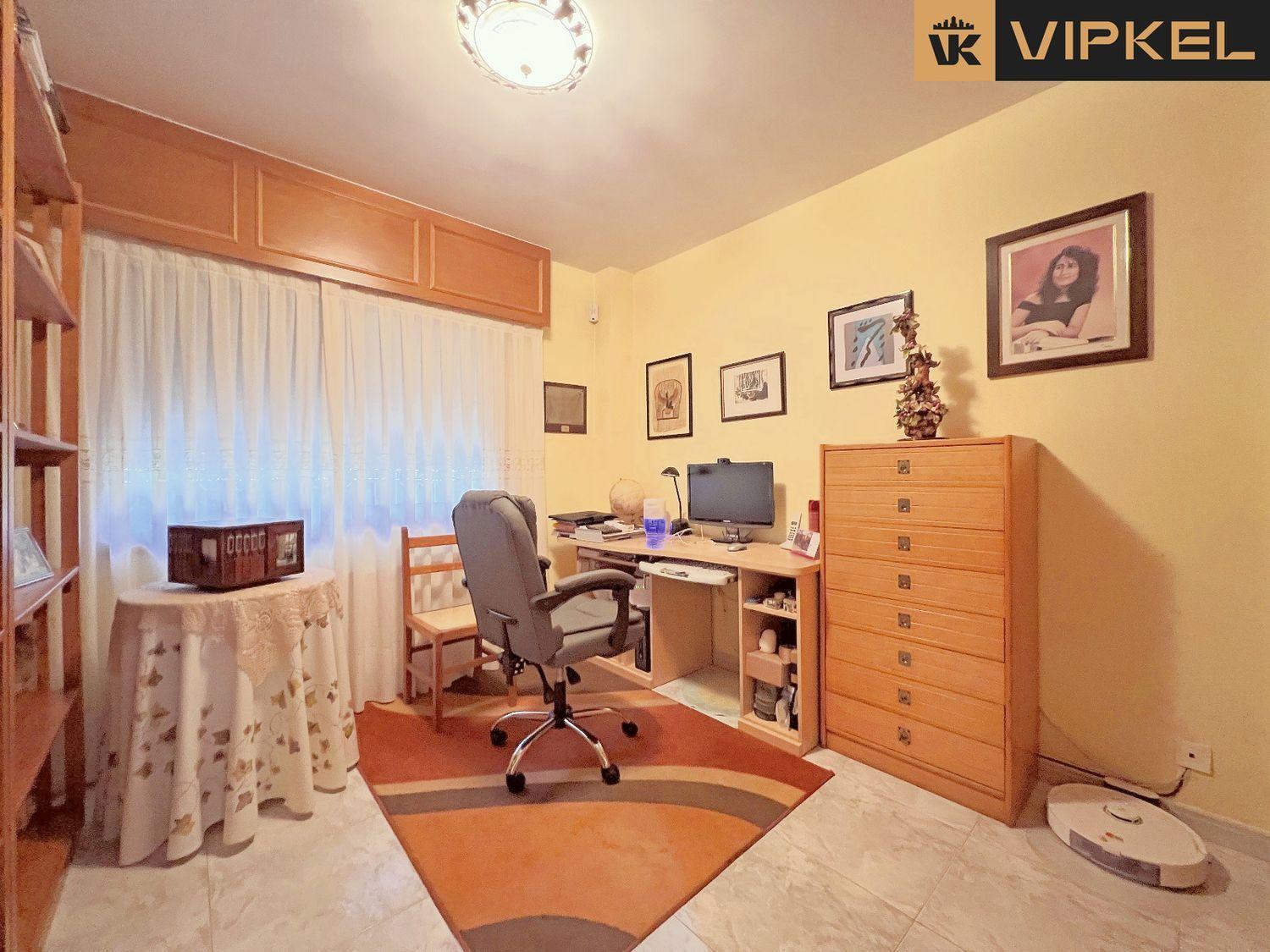 House for Sale in Oleiros