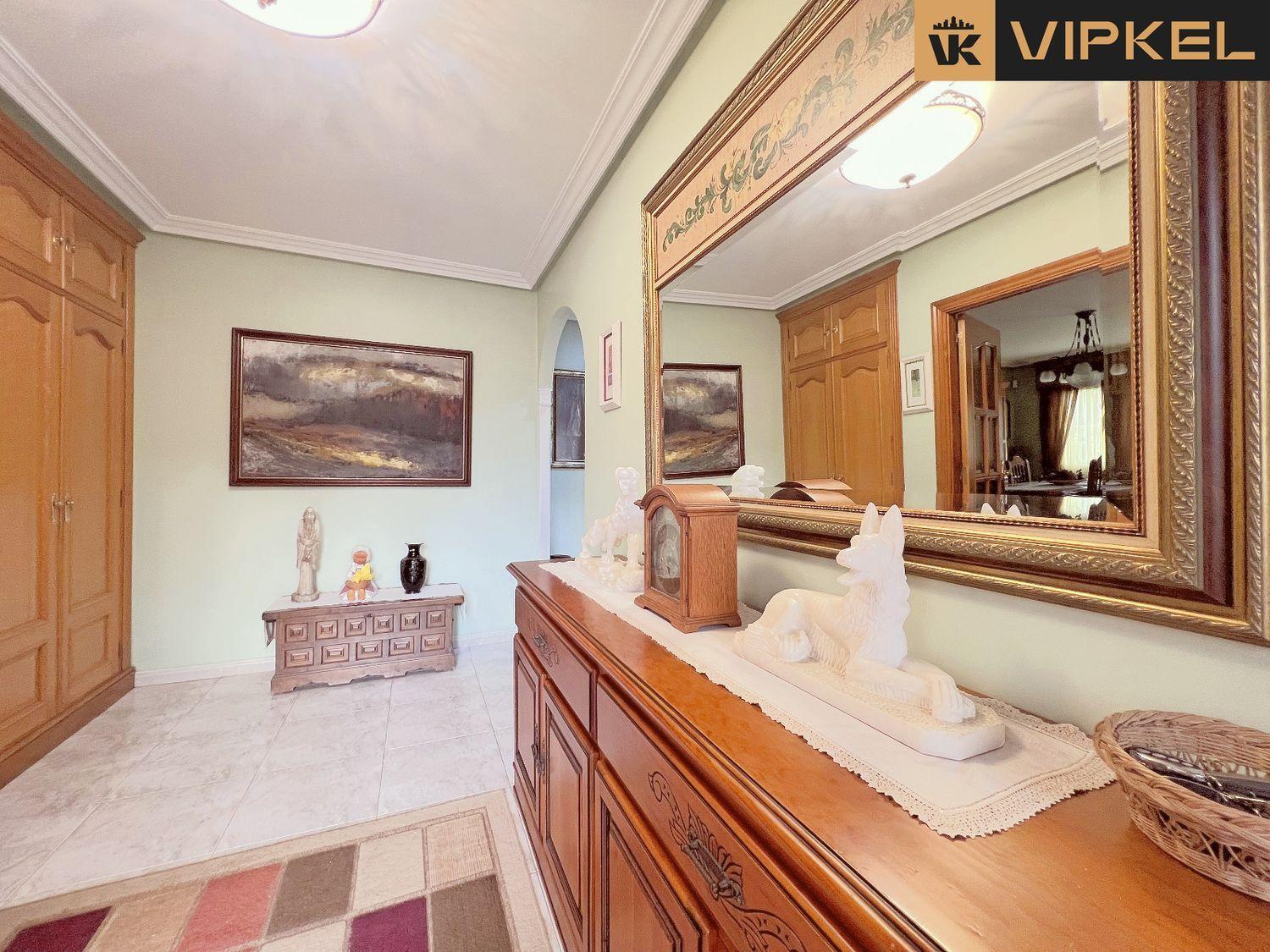 House for Sale in Oleiros