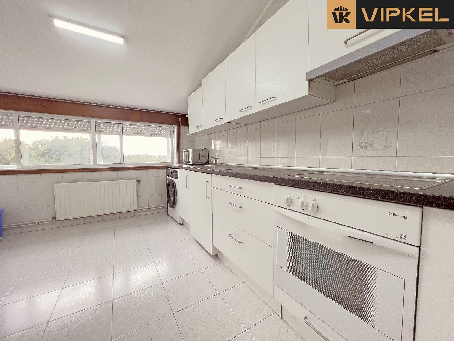 House for Sale in Oleiros