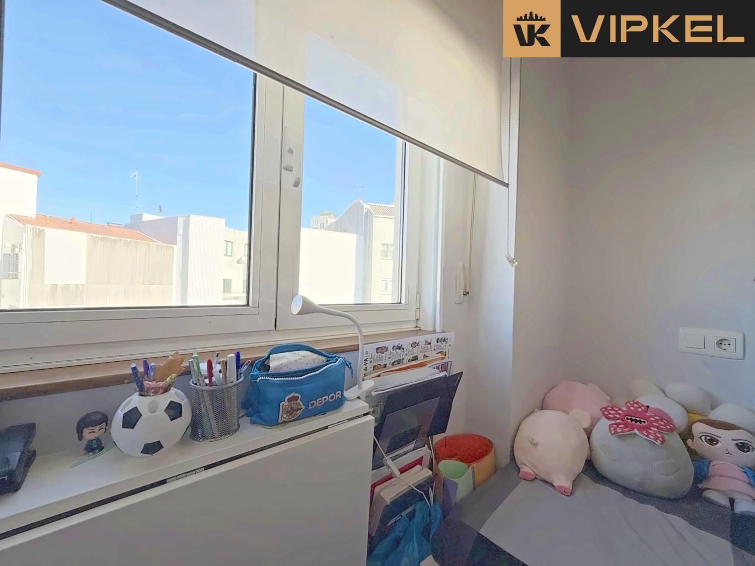 Flat for Sale in La Coruña