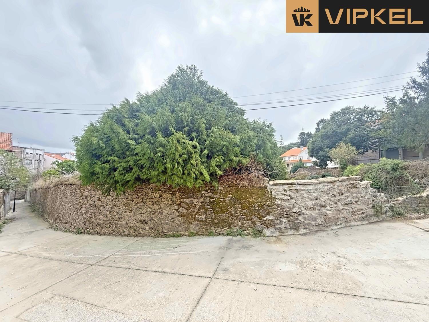 Plot for Sale in Corcubión