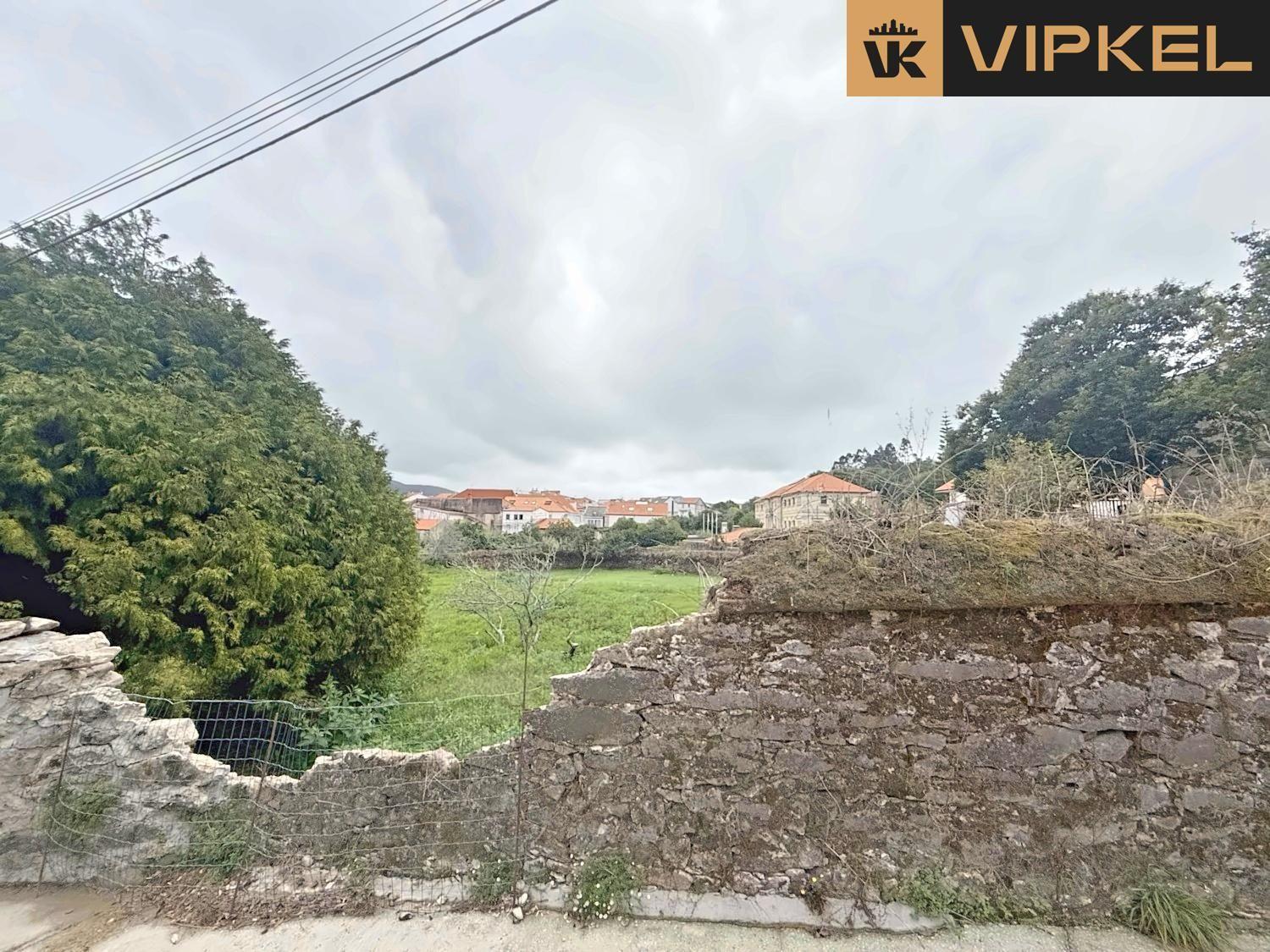 Plot for Sale in Corcubión