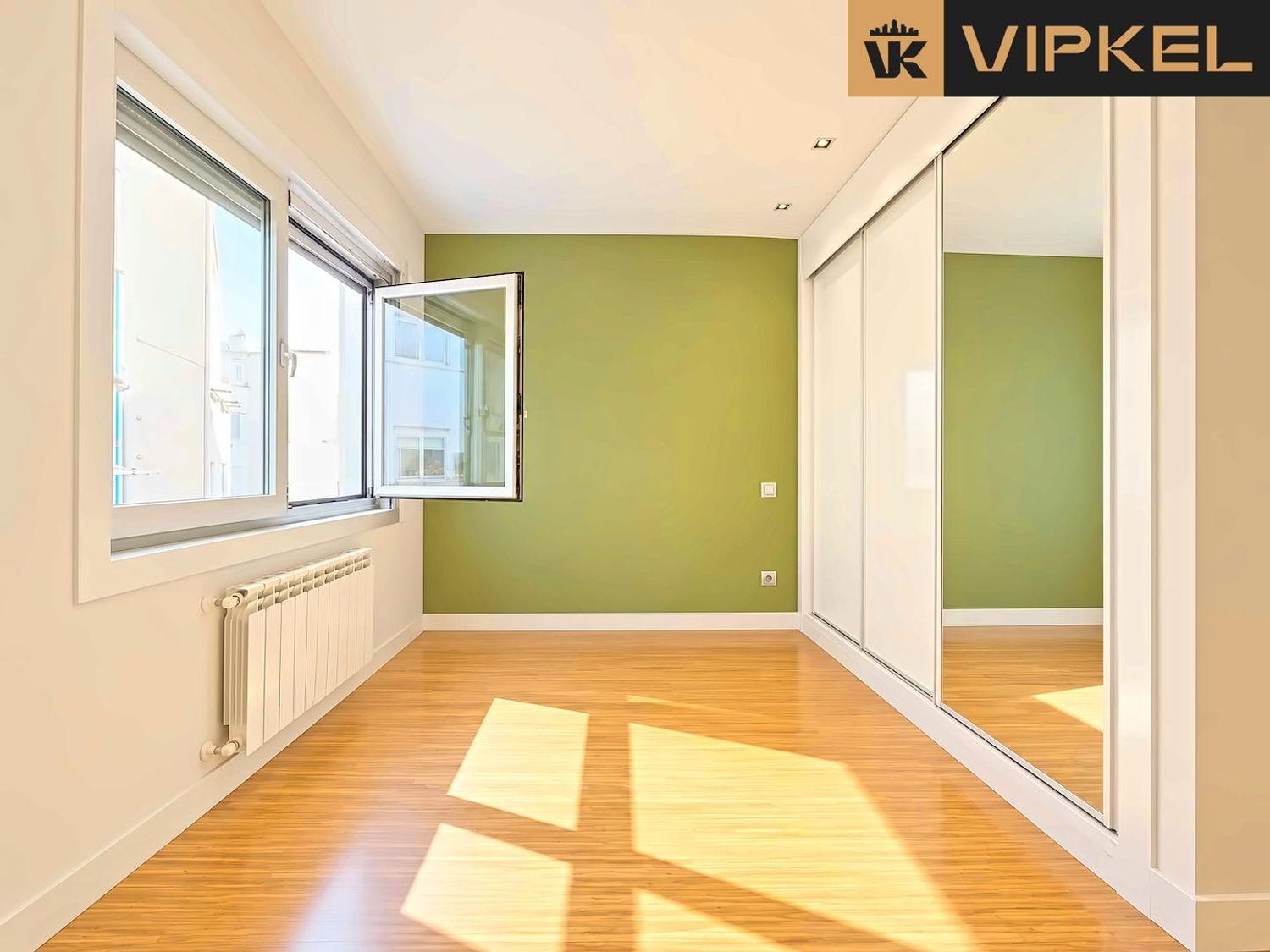 Flat for Sale in La Coruña