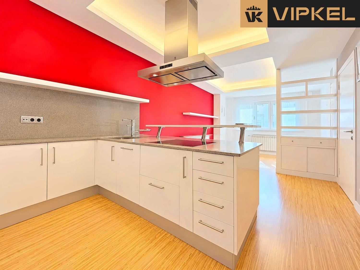 Flat for Sale in La Coruña