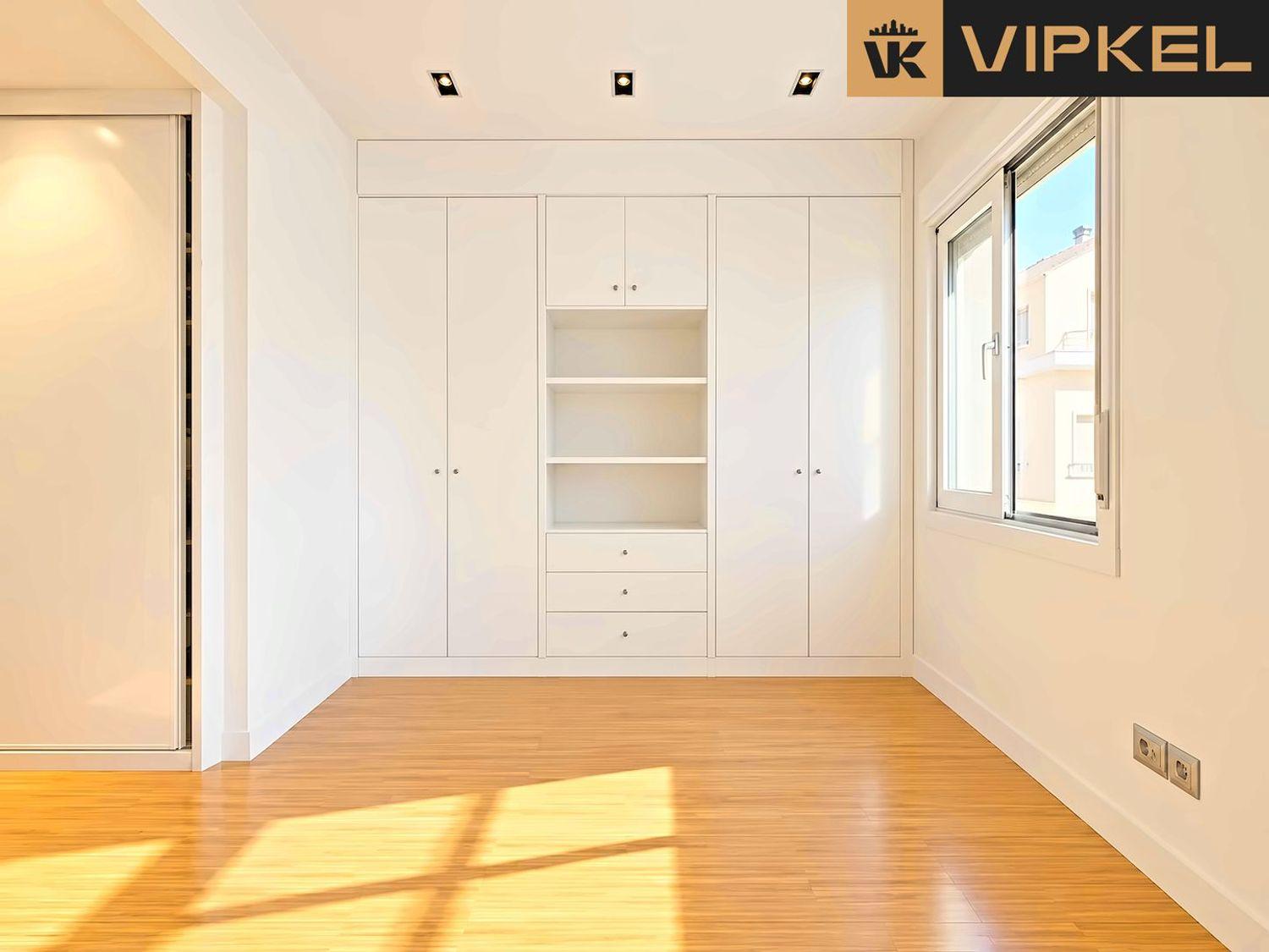 Flat for Sale in La Coruña