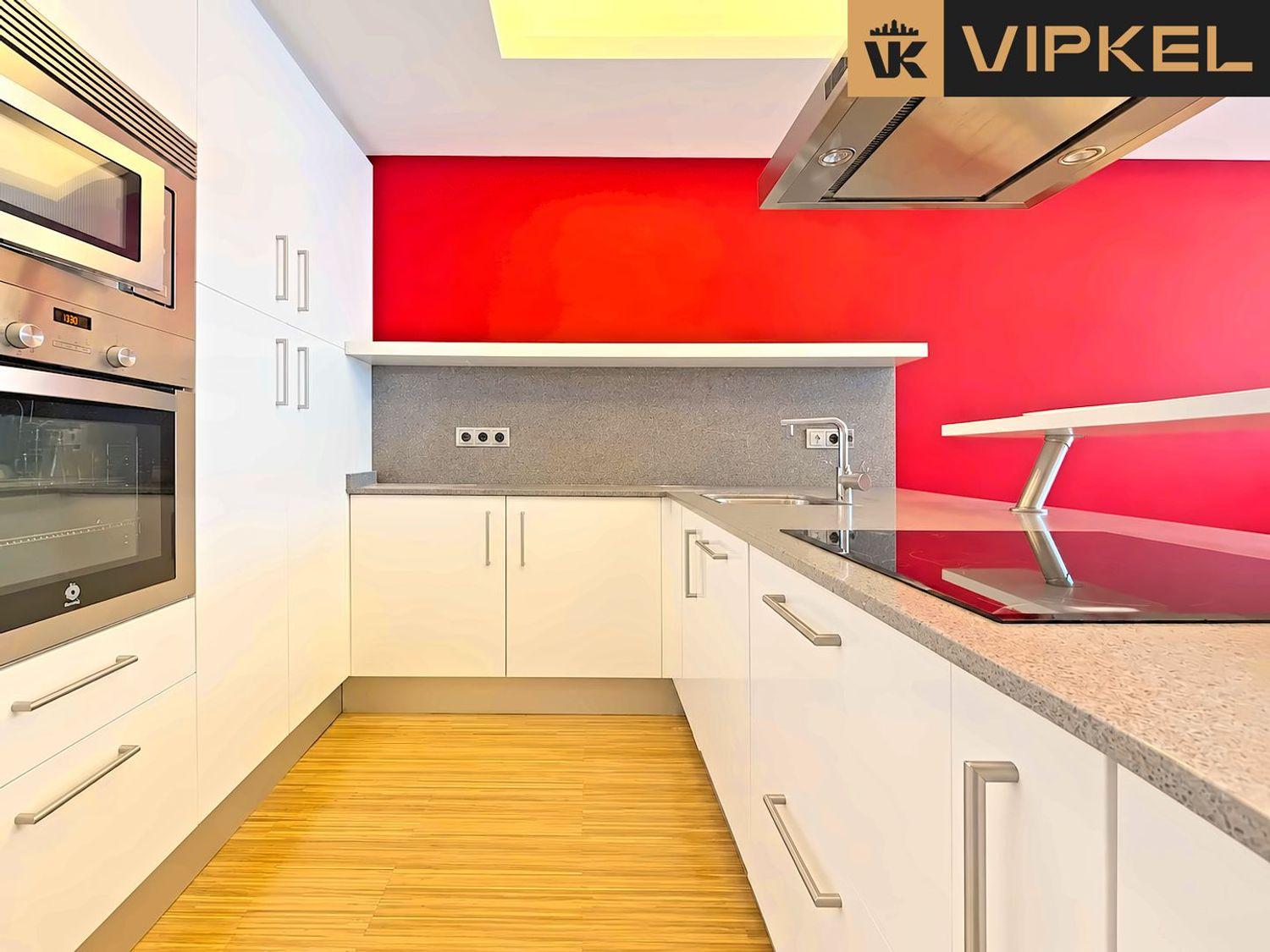 Flat for Sale in La Coruña