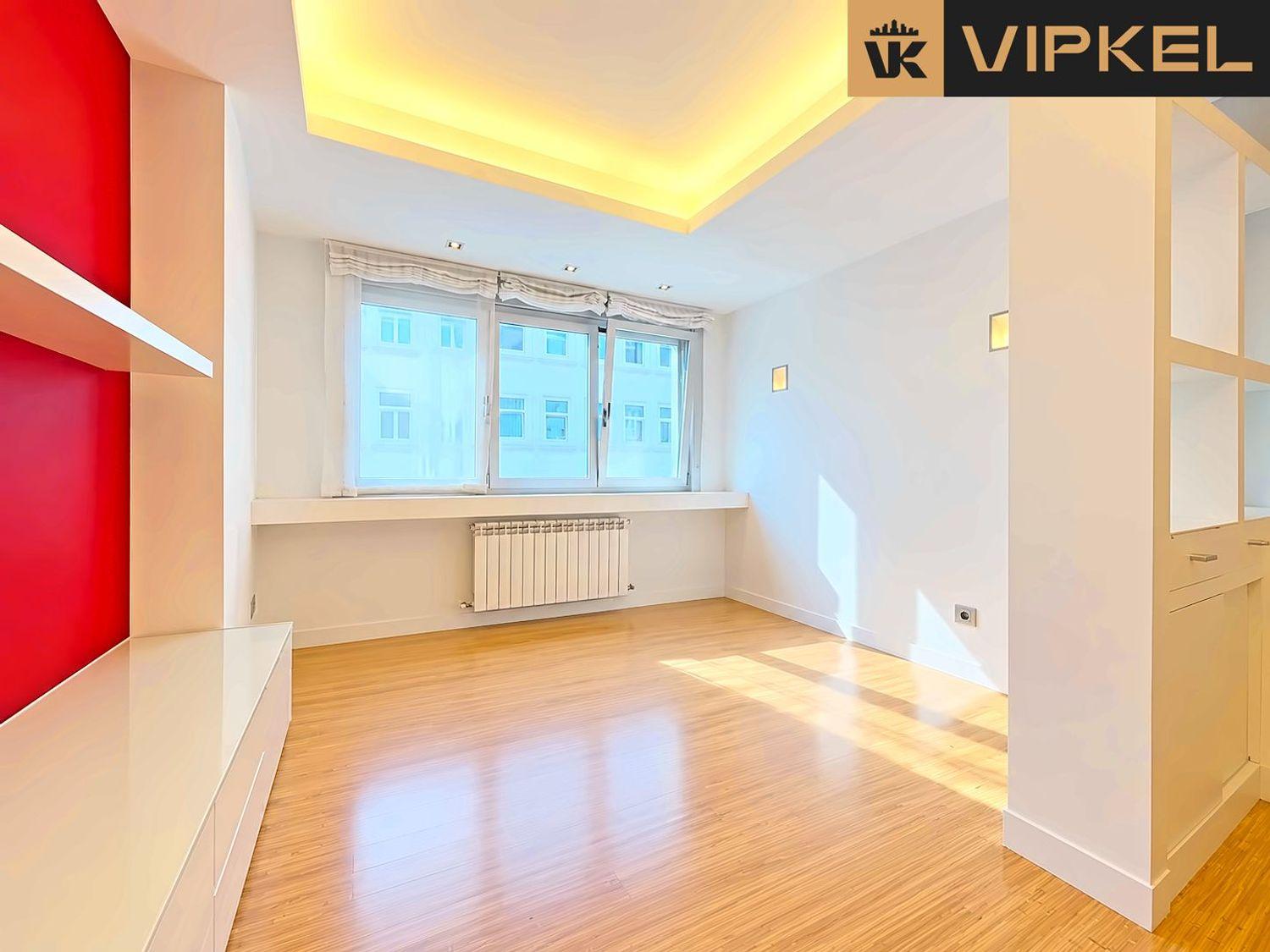 Flat for Sale in La Coruña