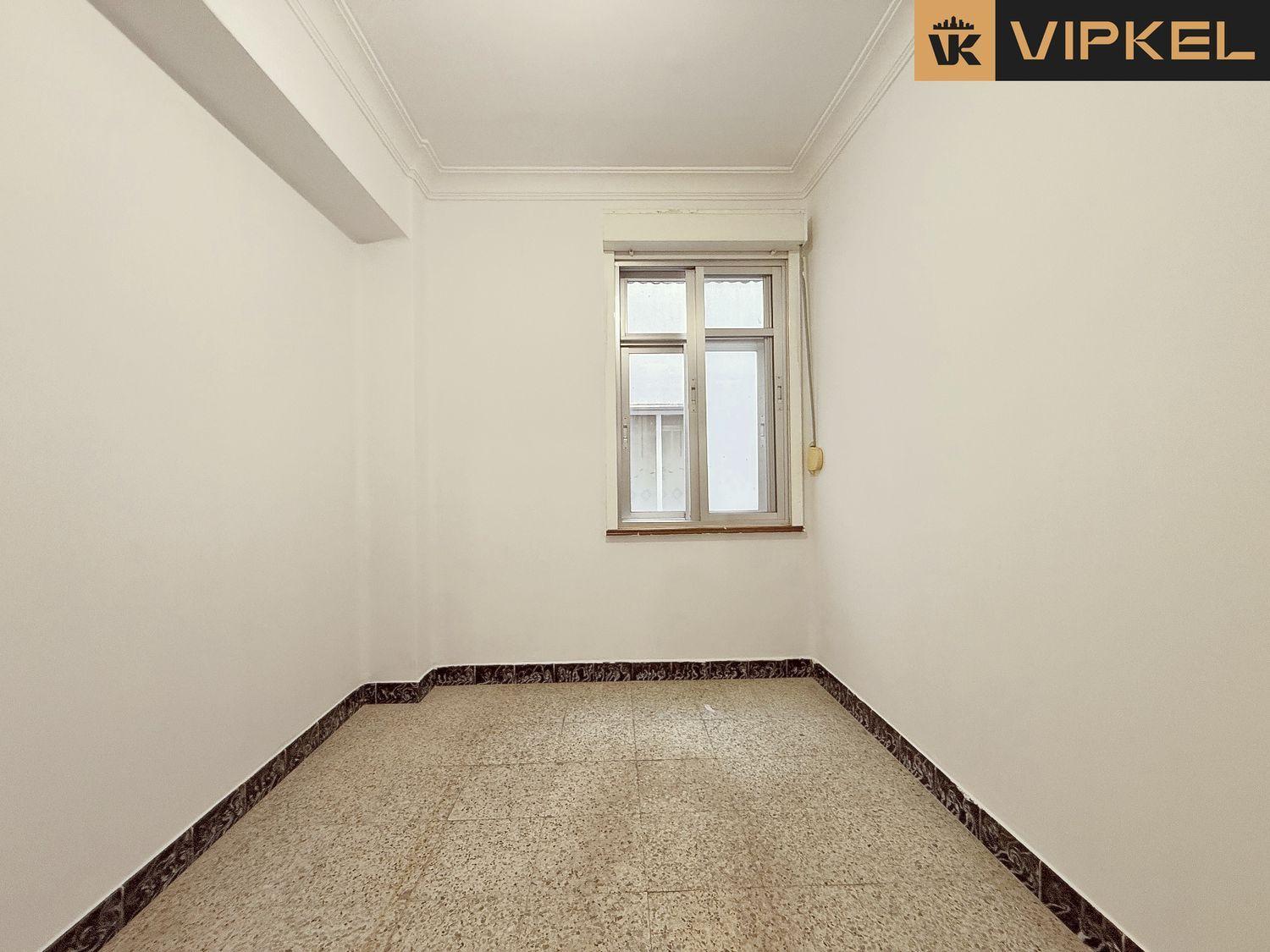 Flat for Sale in Ferrol