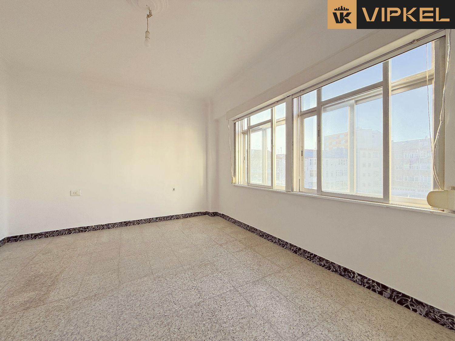 Flat for Sale in Ferrol
