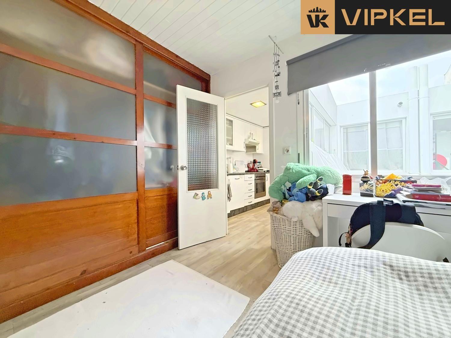 Flat for Sale in La Coruña