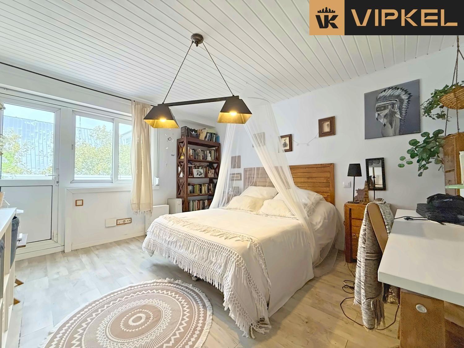 Flat for Sale in La Coruña