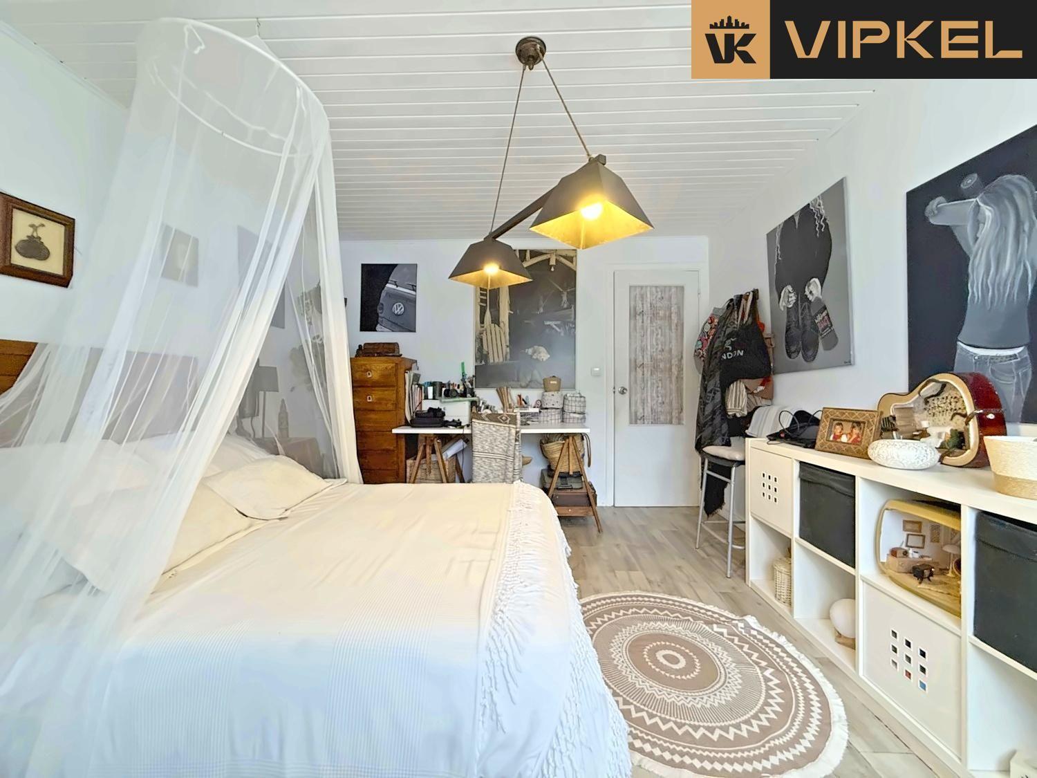 Flat for Sale in La Coruña