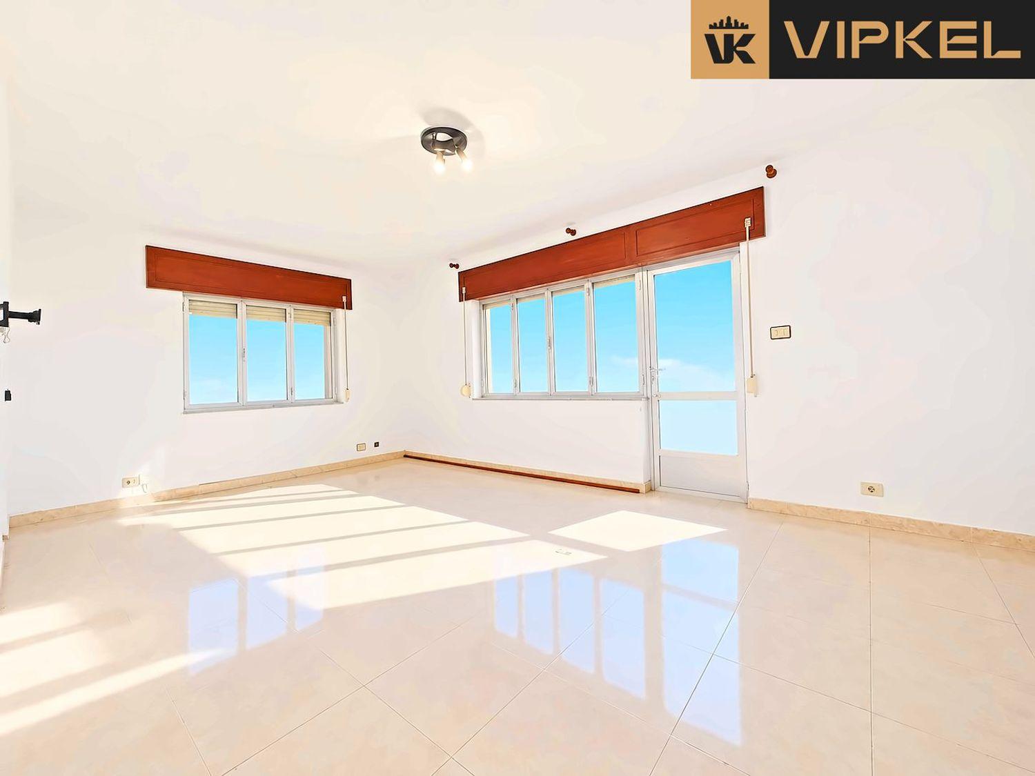Flat for Sale in Muros