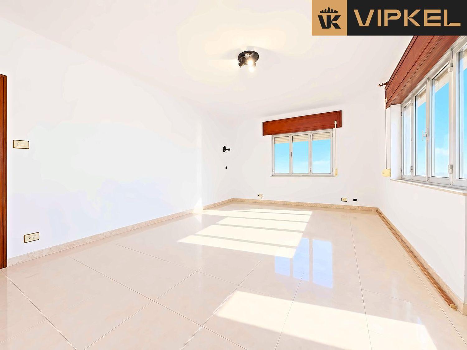 Flat for Sale in Muros