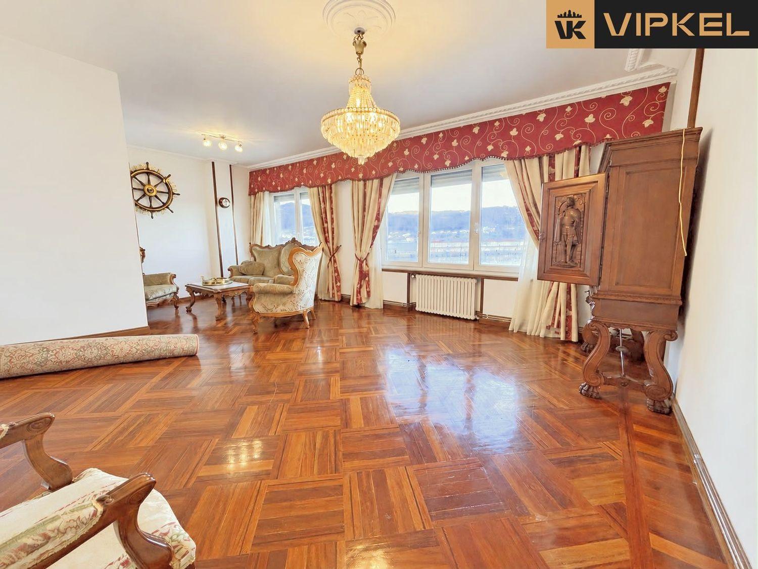 Flat for Sale in Viveiro