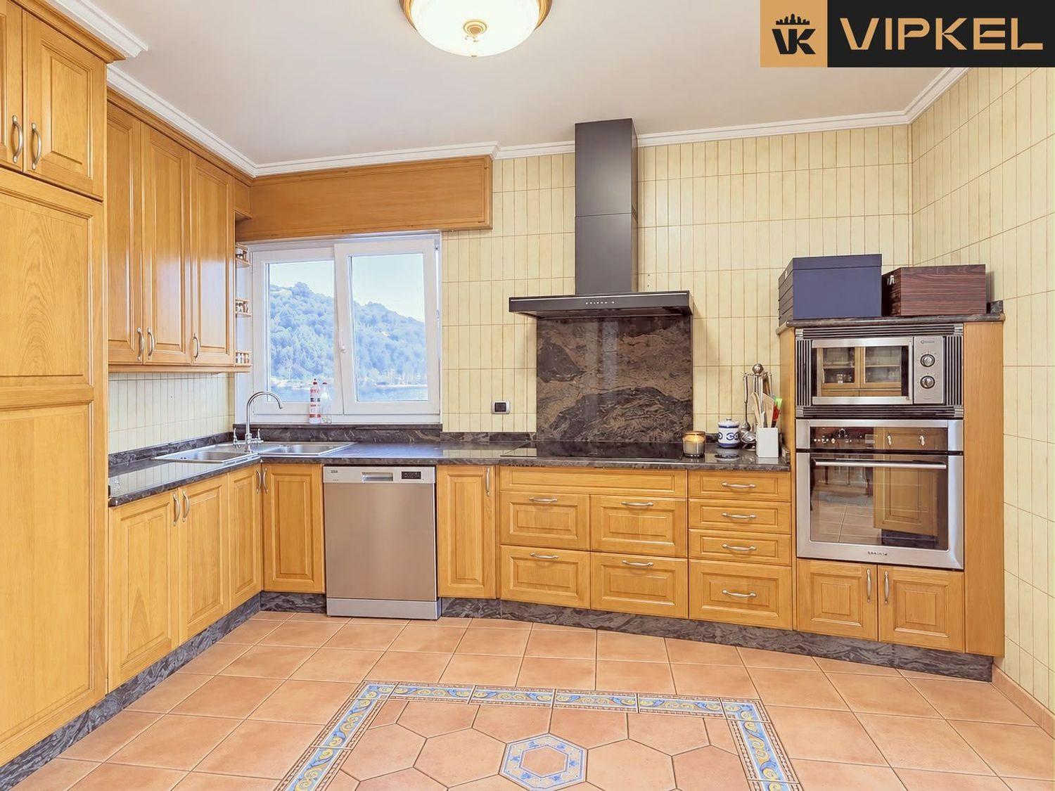 Flat for Sale in Viveiro