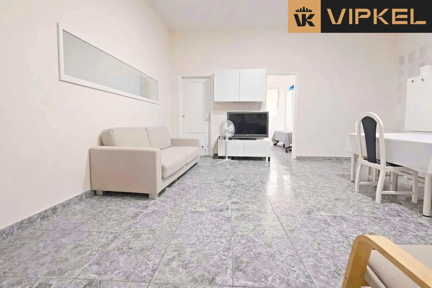 Flat for Sale in Arona