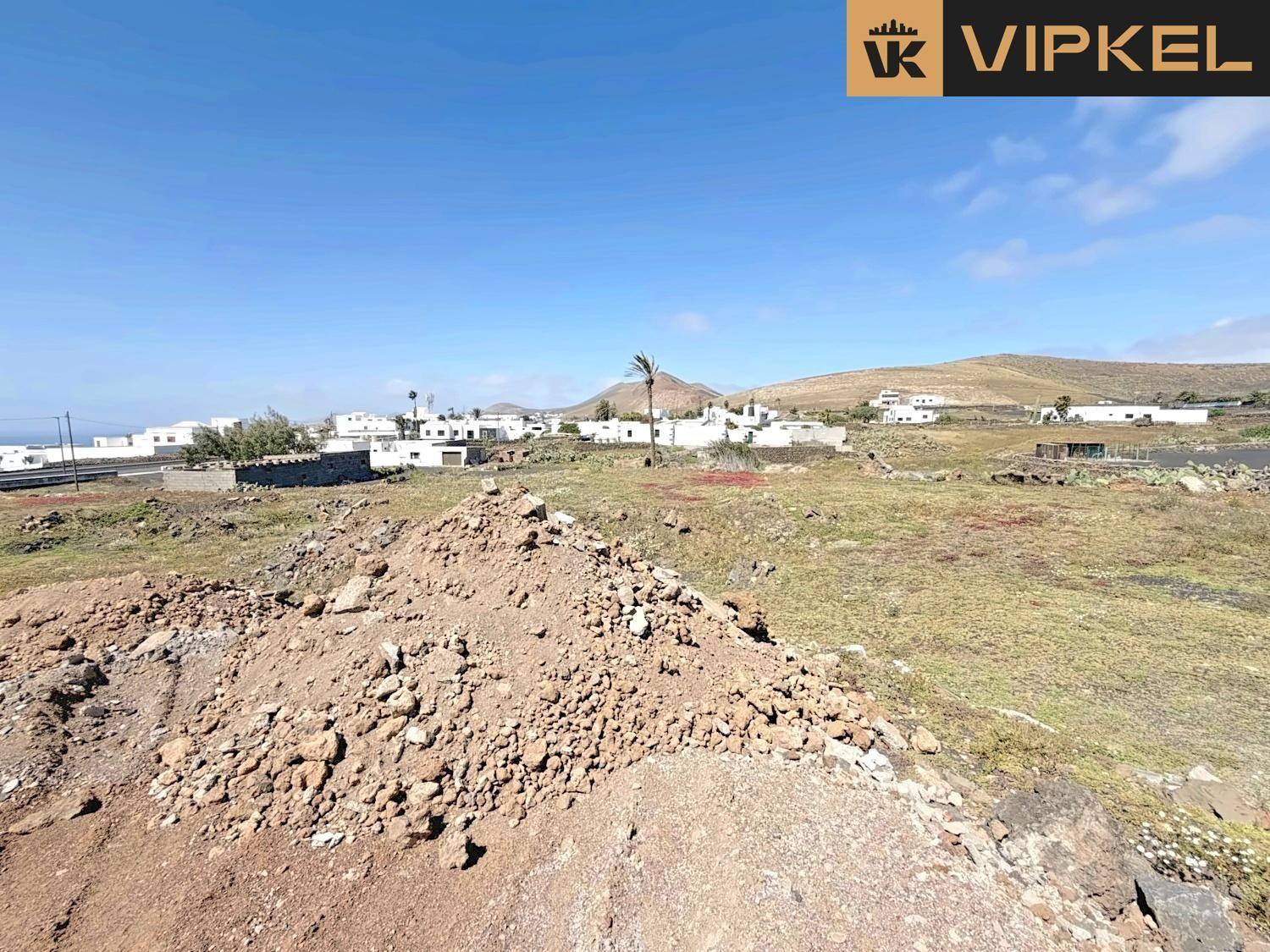 Plot for Sale in Tías